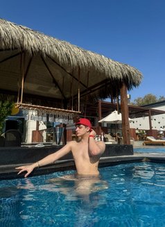 Hot Aris 🇪🇸 - Male escort in Riyadh Photo 1 of 9