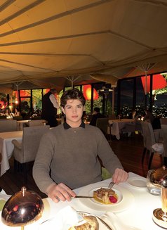Aris - Male escort in Riyadh Photo 1 of 8