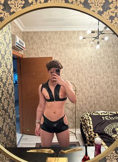 Aris - Male escort in Riyadh Photo 9 of 14