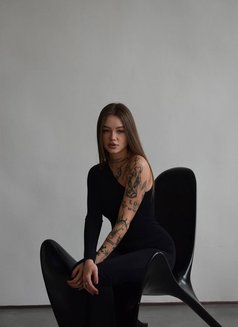 Arisha - escort in Hong Kong Photo 3 of 9