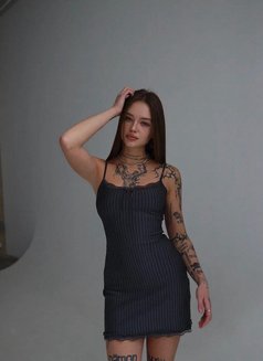 Arisha - escort in Hong Kong Photo 4 of 9