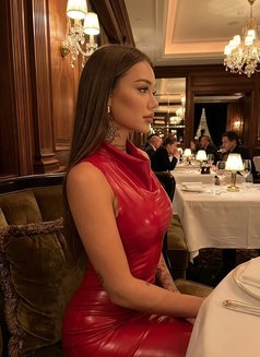 Arisha - escort in Hong Kong Photo 1 of 7