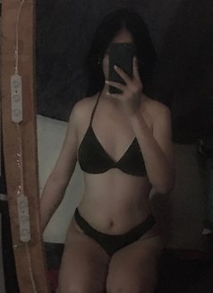 Arisu - Transsexual escort in Manila Photo 3 of 5
