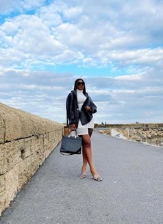 Arisza - puta in Beirut Photo 6 of 6