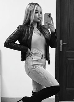 Ariya Roy - escort in Kolkata Photo 1 of 3