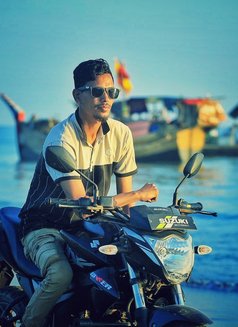 Ariyan - Male escort in Dhaka Photo 1 of 3