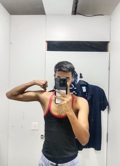 Arju Kumar Singh - Acompañantes masculino in Varanasi Photo 1 of 6