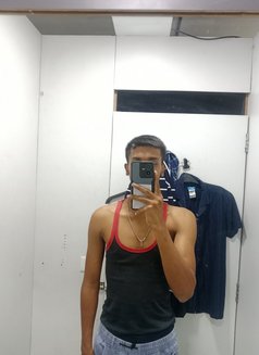 Arju Kumar Singh - Acompañantes masculino in Varanasi Photo 2 of 6