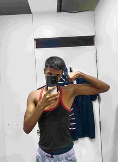 Arju Kumar Singh - Acompañantes masculino in Varanasi Photo 4 of 6