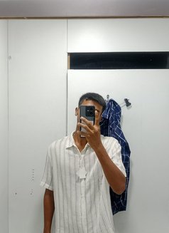 Arju Kumar Singh - Acompañantes masculino in Varanasi Photo 5 of 6