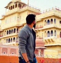 Arjun Arora - Acompañantes masculino in Ahmedabad