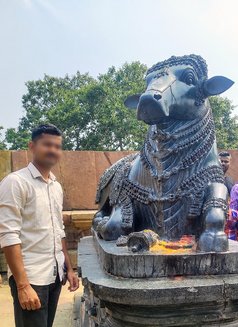 Arjun - Male companion in Hyderabad Photo 6 of 9