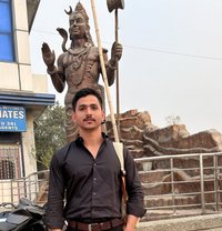 Arjun Singh - Male adult performer in New Delhi