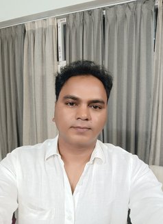 Arjun Therapist - Male escort in Candolim, Goa Photo 3 of 5