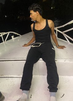 Arkan - Transsexual escort in Cairo Photo 3 of 6