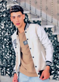 Arkan - Transsexual escort in Cairo Photo 4 of 6