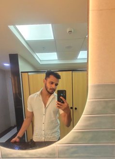 Arko - Male escort in Kolkata Photo 3 of 5