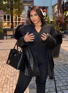 Arlana - escort in Barcelona Photo 2 of 13