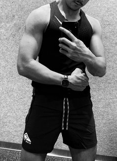 Arlando - Male escort in Medan Photo 3 of 17