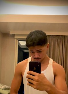 Arlando - Male escort in Medan Photo 4 of 17