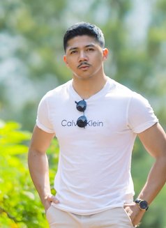 Arlando - Male escort in Medan Photo 15 of 17