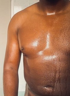 Arlington - masseur in Harare Photo 8 of 10
