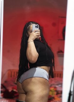 Arm Vietnamese queen in pattaya - escort in Pattaya Photo 28 of 29