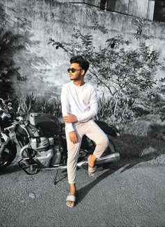 rise of the GIGOLO - Male escort in Kolkata Photo 8 of 9