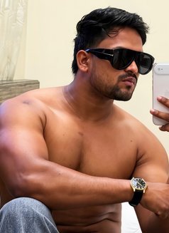 Arman - Acompañantes masculino in New Delhi Photo 3 of 8