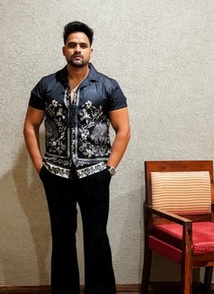 Arman - Acompañantes masculino in New Delhi Photo 8 of 8