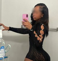 Armela - puta in Shizuoka