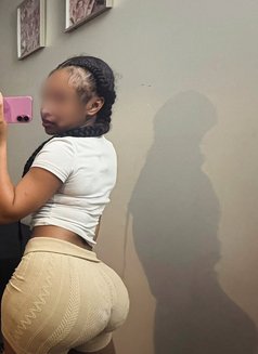 Armela - escort in Shizuoka Photo 4 of 5