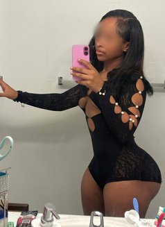 Armela - escort in Shizuoka Photo 5 of 5