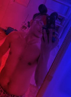 Arnash - Male escort in Manila Photo 9 of 16