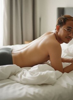 Arnash - Male escort in Manila Photo 11 of 16