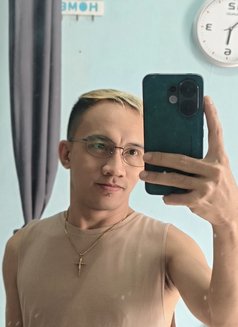 Arnash - Male escort in Manila Photo 16 of 16