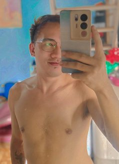 Arnash - Male escort in Manila Photo 15 of 17