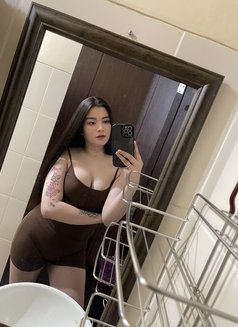 Arnie - Transsexual escort in Makati City Photo 3 of 3