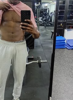 Arnold - Male escort in Nairobi Photo 2 of 2