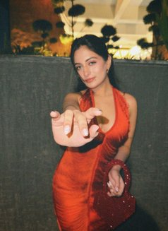 Arohi - escort in Ahmedabad Photo 3 of 5