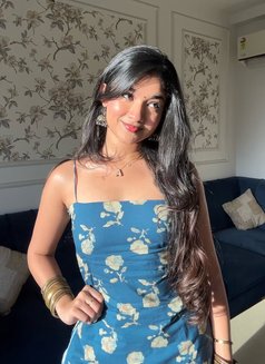 Arohi - escort in Kochi Photo 2 of 6