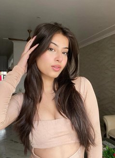 Arohi - escort in Mumbai Photo 1 of 3