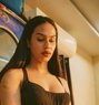 Arohi - Transsexual escort in Hyderabad Photo 3 of 5