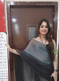 Arohi - Transsexual escort in Kolkata Photo 2 of 6