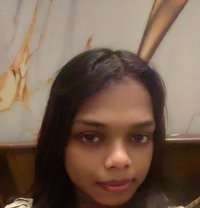 Arina - Acompañantes transexual in New Delhi