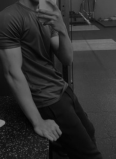 Aron - Male escort in Mumbai Photo 1 of 1