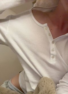 Aron - Male escort in Dubai Photo 2 of 3