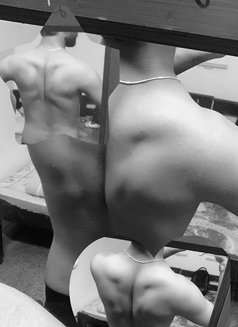 Aronn - Male escort in Bangalore Photo 8 of 8