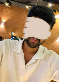 Aronn - Male escort in Bangalore Photo 1 of 8