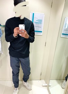 Aronn - Male escort in Bangalore Photo 6 of 8